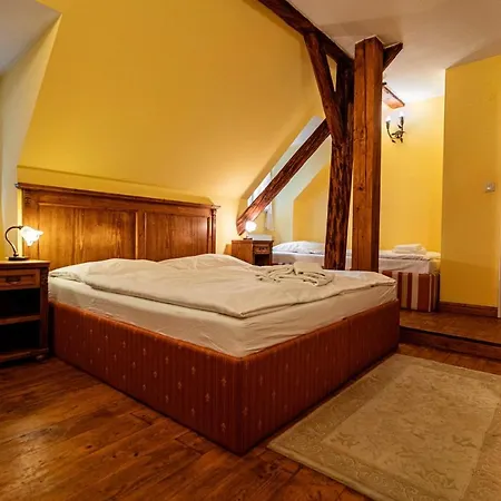 Cosmopolitan Ii. 3* Banska Stiavnica