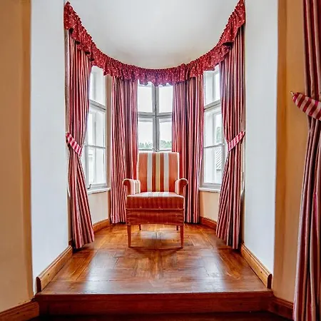 Cosmopolitan Ii. 3*