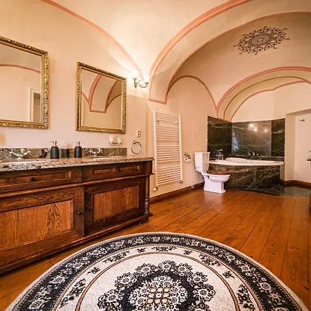 Cosmopolitan Ii. 3* Banska Stiavnica