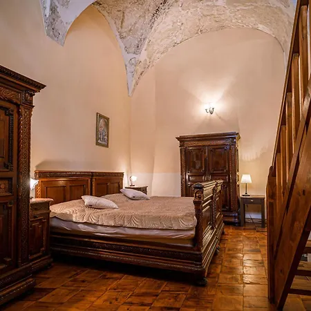 Cosmopolitan Ii. Banska Stiavnica