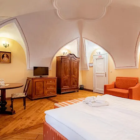 Cosmopolitan Ii. 3*