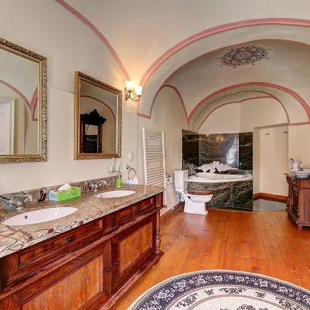 Cosmopolitan Ii. Pensjonat Banská Štiavnica