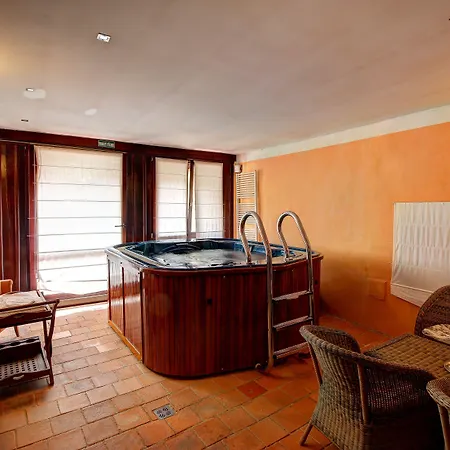 Cosmopolitan Ii. Banská Štiavnica