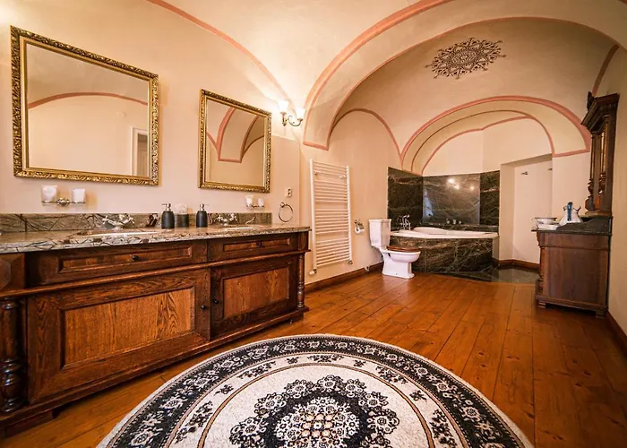 Cosmopolitan Ii. 3* Banská Štiavnica